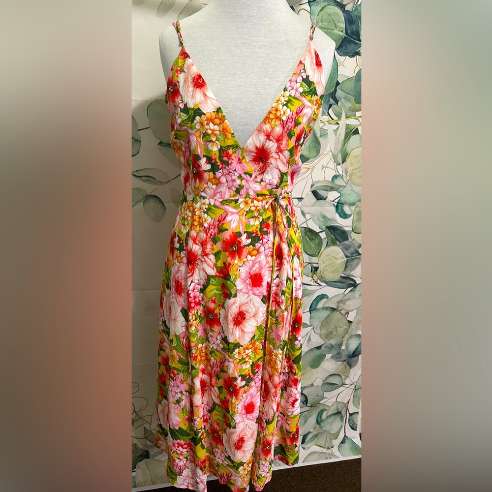 FOREVER 21 Pink Floral Tropical Print Wrap Dress